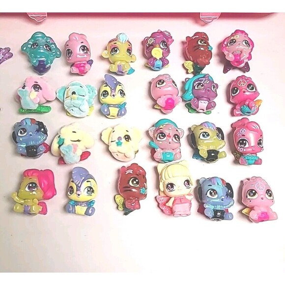 Hatchimals CollEGGtibles Figures Lot of 24 Pieces W/case - Picture 4 of 10